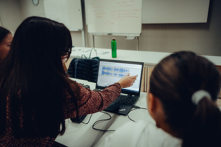 Schüler*innen beim Workshop